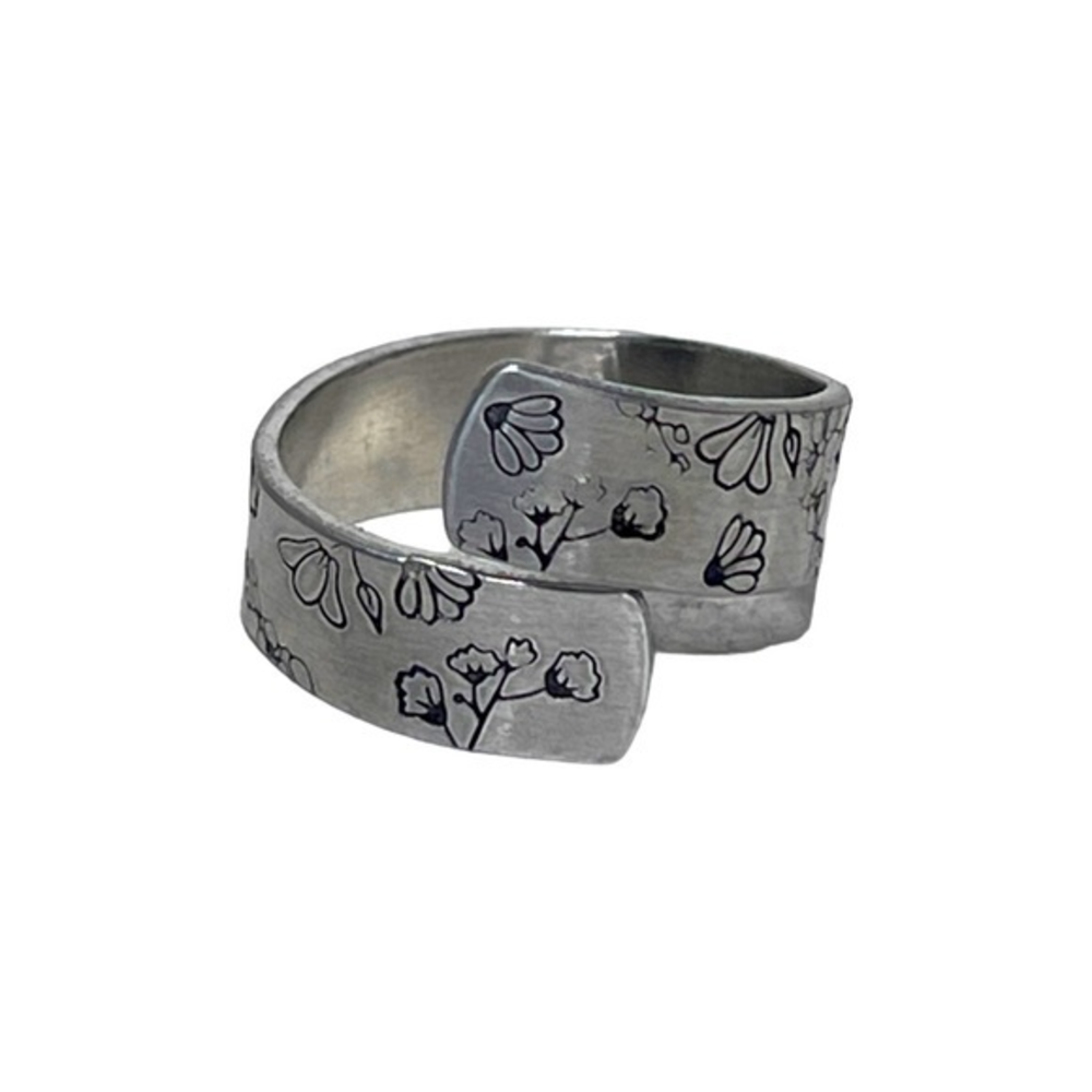 Handmade 7 stamped floral adjustable silver hypoallergenic‎ aluminum wrap ring